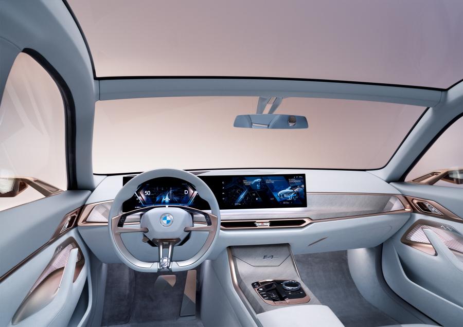 Торпедо BMW Concept i4 2020 года  (фото 32 из 71)